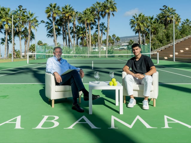 El mejor tenista del mundo, Carlos Alcaraz, de visita en Abama